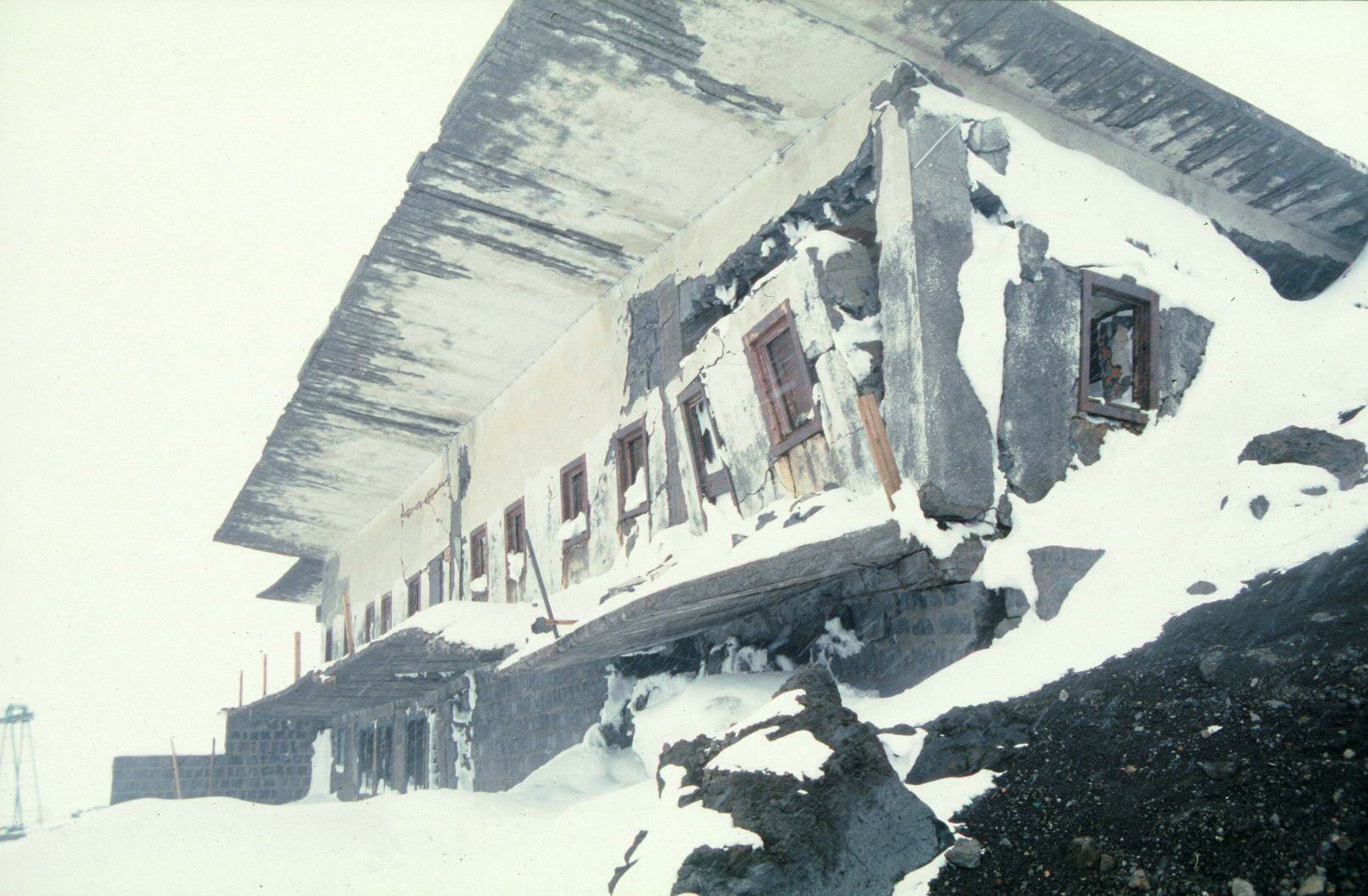 1983. Destruccin del Piccolo Rifugio