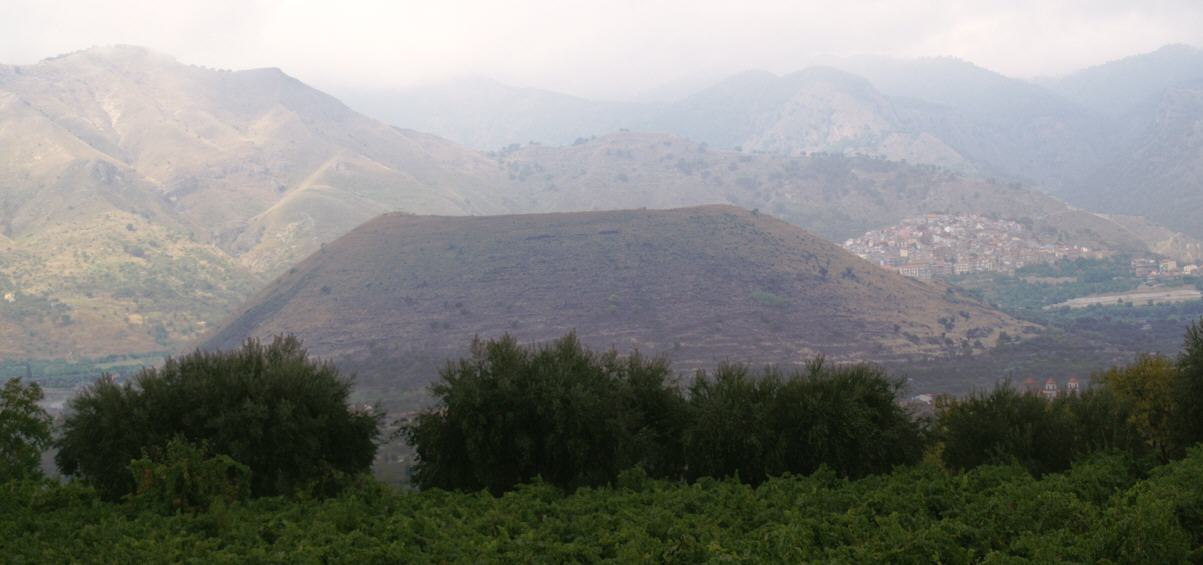 Cono de Moio. El ms antiguo de la base del Etna