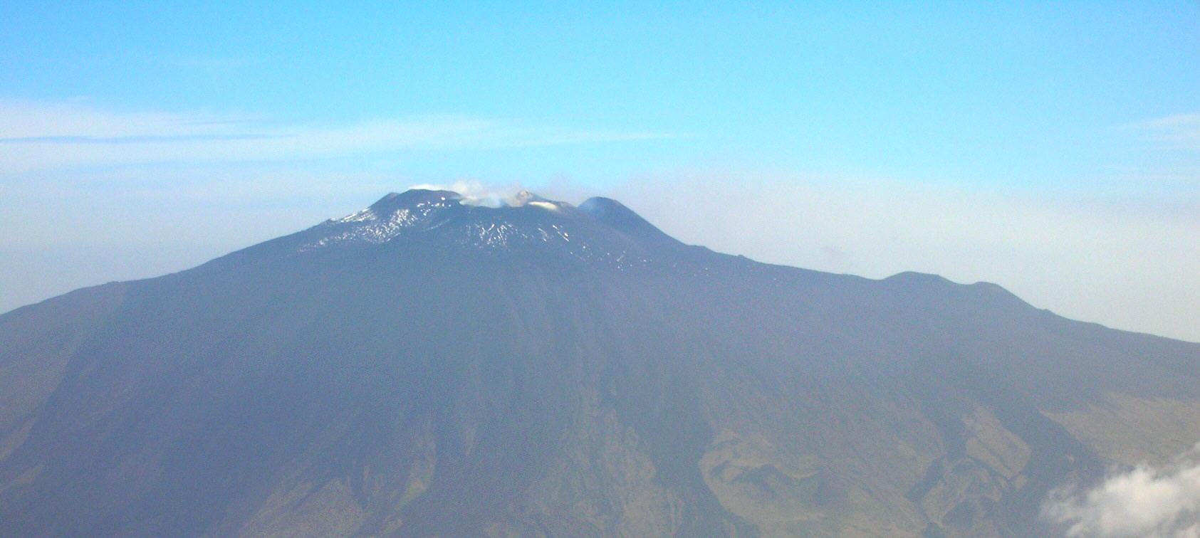 Cima del Etna con la Vorgine y la Bocca Nuova en primer trmino