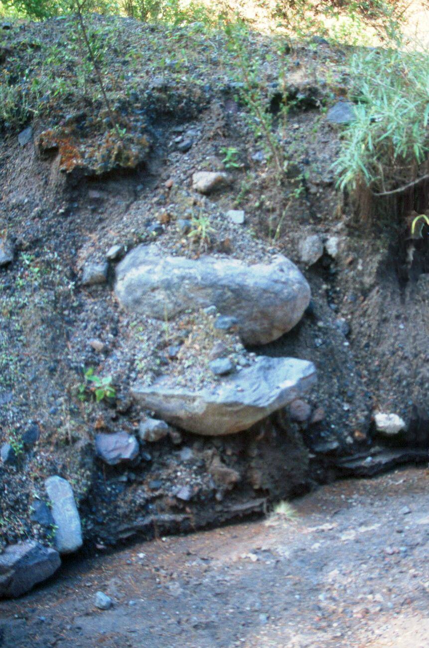Depsito heteromtrico con abundancia de bloques