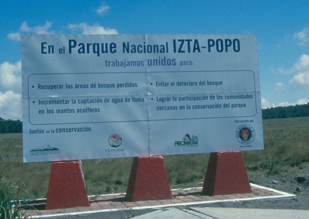 Anunciando el parque. 2005