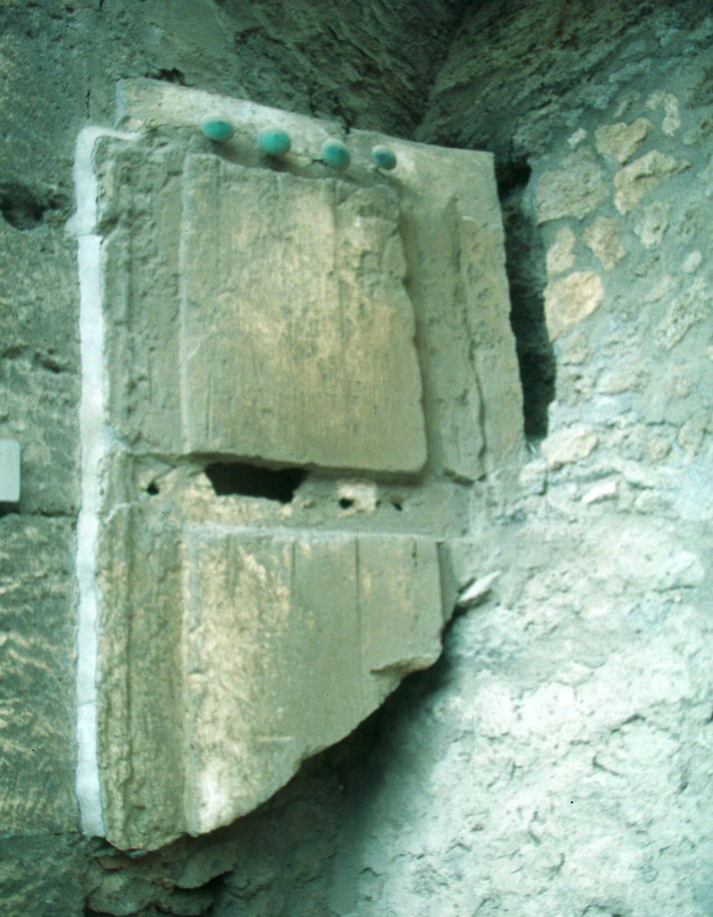 La fuerza de los flujos piroclsticos arranc las puertas de sus visagras en Pompeya