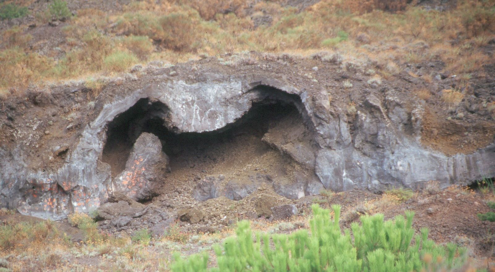 Tnel de lava con doble corriente