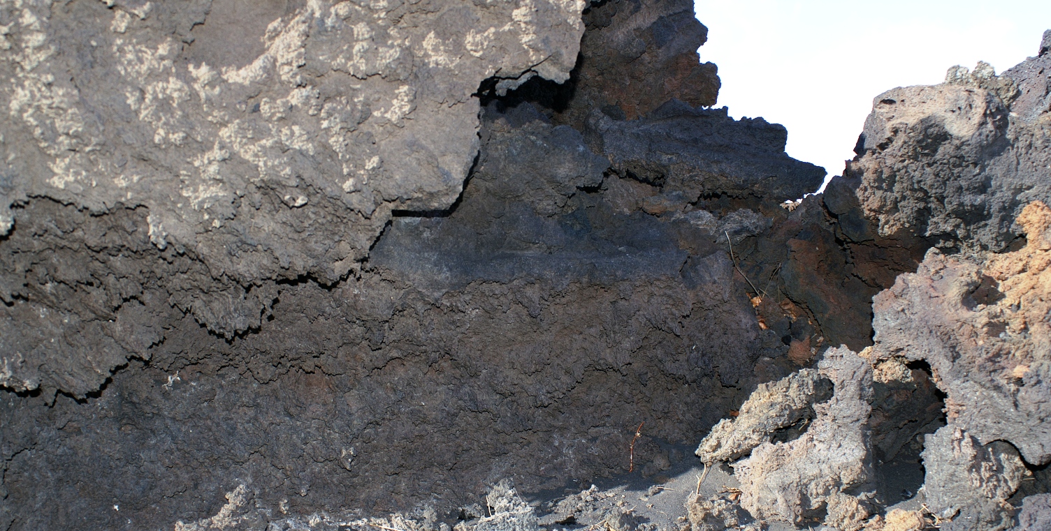 Tneles de lava