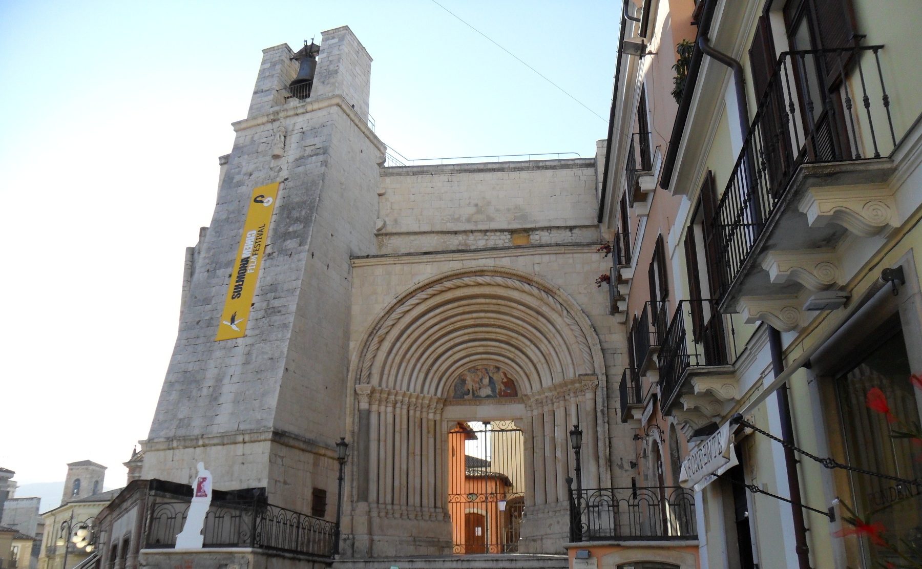 Terremotos histricos en Sulmona. Destruccin de iglesia
